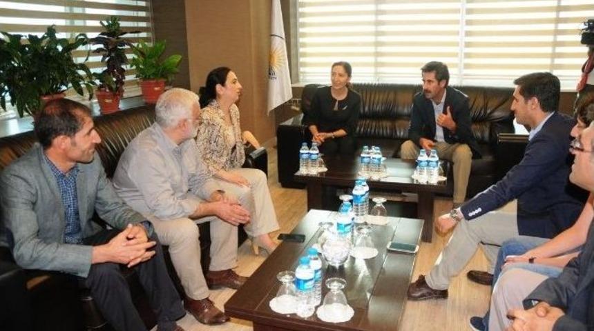 Hdp Ve Dbp Eş Genel Başkanları Van&rsquo;da