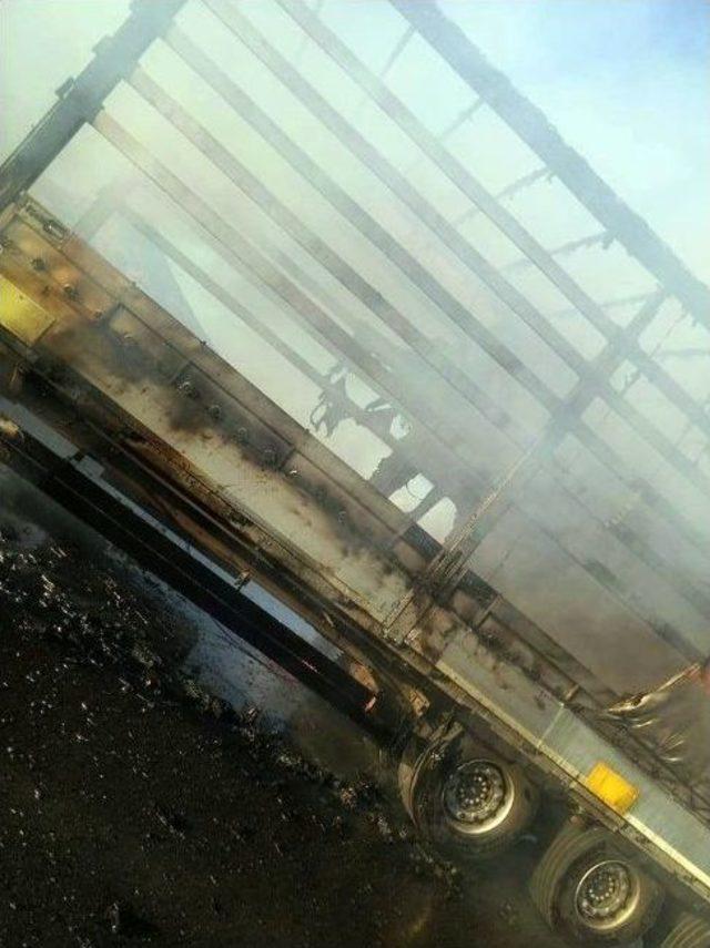 Doğubayazıt&rsquo;ta Bir Ara&ccedil; Ateşe Verildi 2