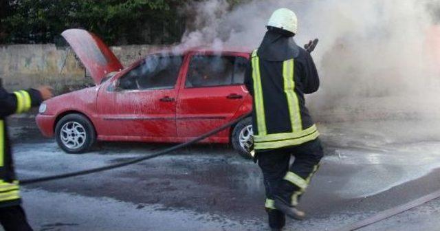 Seyir Halindeki Otomobil Alev Aldı