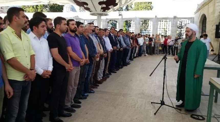 Yunus Koca İ&ccedil;in Fatih Camisi&rsquo;nde Gıyabi Cenaze Namazı