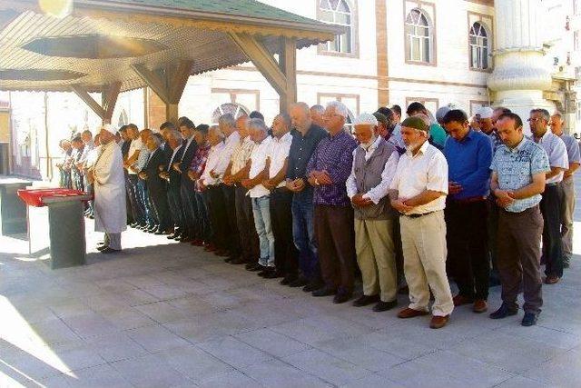 Yunus Koca İ&ccedil;in G&uuml;m&uuml;şhane&rsquo;de Gıyabi Cenaze Namazı Kılındı 1