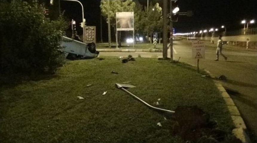 Diyarbakır&rsquo;da Trafik Kazası:1&rsquo;i Ağır 2 Yaralı