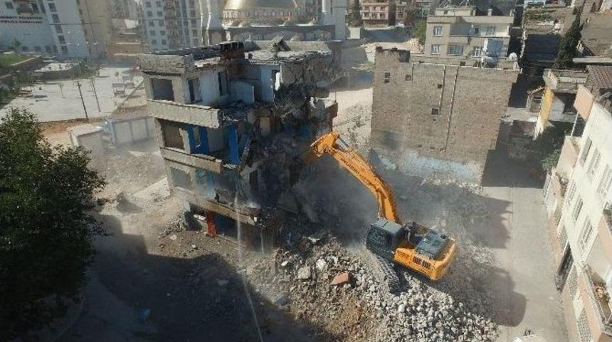 &Ccedil;amlıca&rsquo;ya 6 Bin Metrekarelik Park Ve Meydan &Ccedil;alışması Başladı