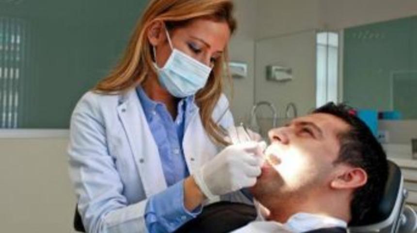 Diş Hekimi Eralp: "bebeklere Yalancı Emzik Kullandırmayın"