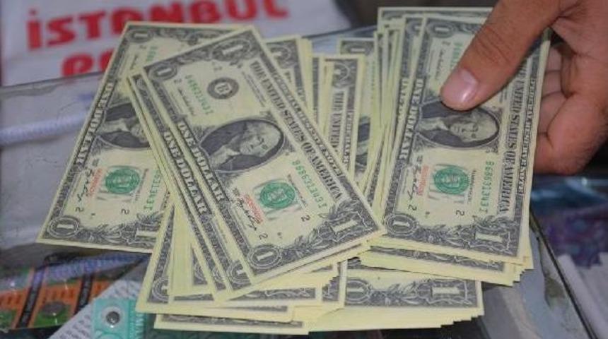 D&uuml;ğ&uuml;n Sahte Dolarları Yok Satıyor