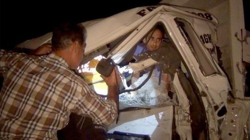 Ereğli&rsquo;de Zincirleme Kaza: İki Yaralı