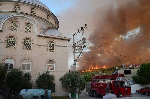 Onlar Yangınla Uğraşırken, Evlere Hırsız Dadanmış 1