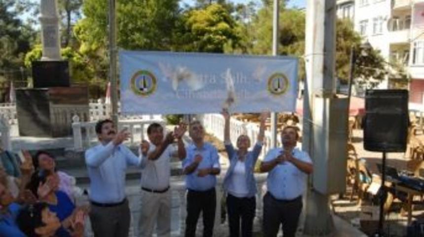 Malkara’da Barış Güvercinleri Uçuruldu