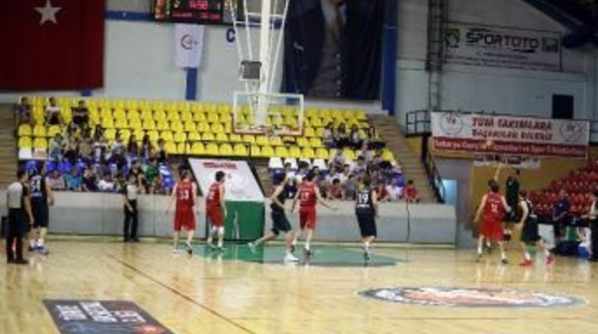 B&uuml;y&uuml;kşehir Basket Takımı Rakibini Mağlup Etti