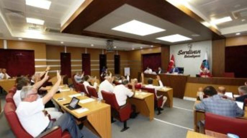 Serdivan Belediyesi Meclisi Şehitler İ&ccedil;in Okunan Fatihalar İle Başladı
