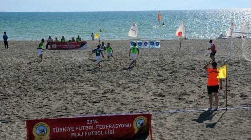 Van'da Plaj Futbolu
