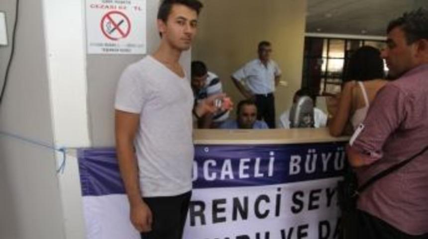 &Ouml;ğrenciler Kent Kartlarını Umuttepe&rsquo;de Alıyor