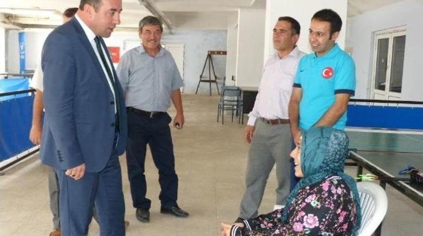 Engelli Sporcuya Tekerlikli Sandalye Hediye Edildi