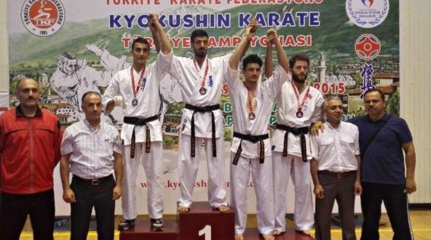 Kardeş Karatecilerden &Uuml;&ccedil; Madalya Daha