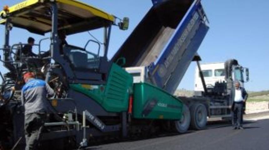 Elmalı Yuva Mahallesi&rsquo;nde Sıcak Asfalt