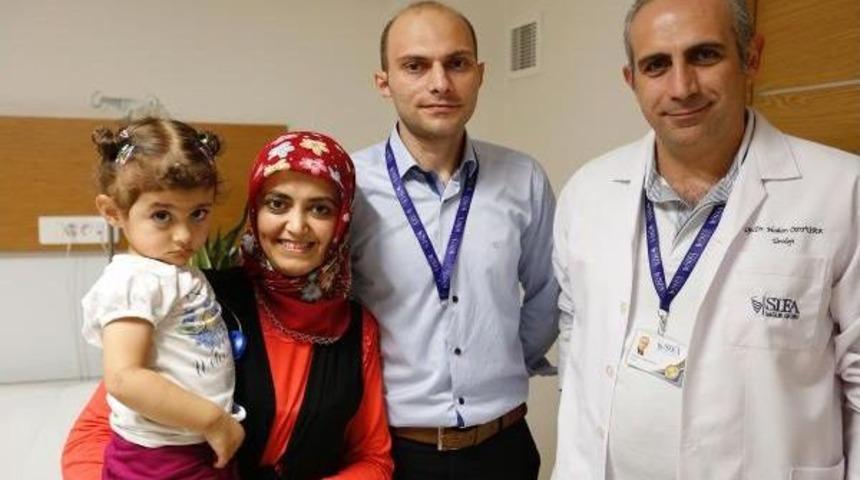 Minik Zehra, B&ouml;brek Taşlarından Kurtuldu