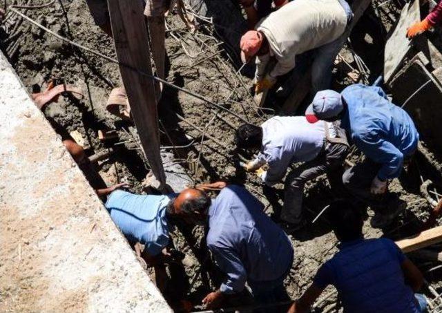 Ahlat'ta Inşaatta Göçük: 1'i Ağır, 5 Işçi Yaralandı