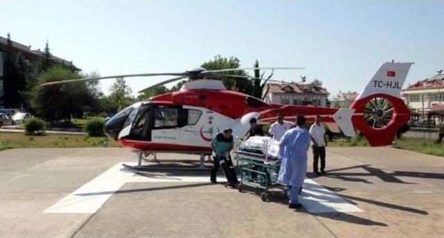 Ambulans Helikopterdeki Eşini Gözyaşlarıyla Uğurladı