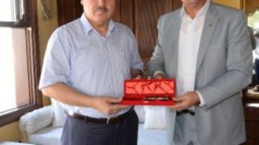 D&uuml;ndar Kaymakam Okur&rsquo;u Uğurladı