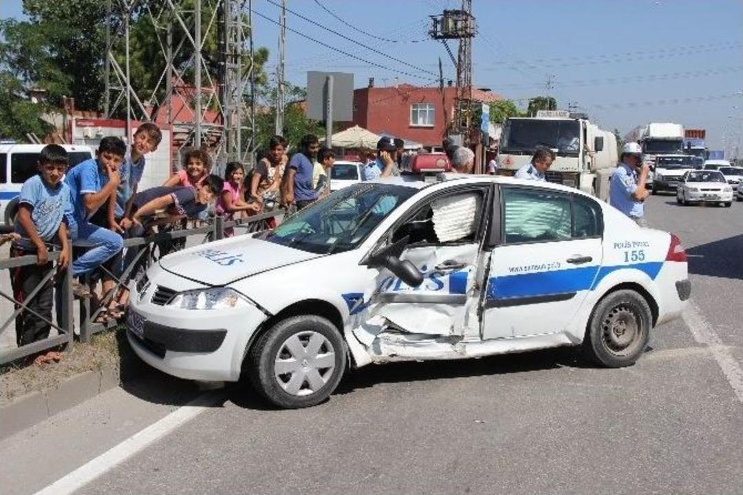 Samsun&rsquo;da Polis Aracı Kaza Yaptı: 3 Yaralı