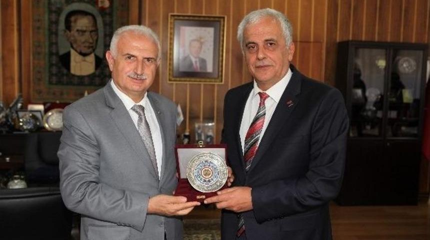 T&uuml;ba Başkanı Prof. Dr. Ahmet Cevat Acar, Rekt&ouml;r Ko&ccedil;ak&rsquo;ı Ziyaret Etti