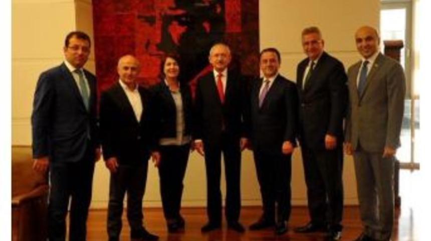 Başkan Akg&uuml;n, Hopa Raporu&rsquo;nu Kılı&ccedil;daroğlu&rsquo;na Teslim Etti