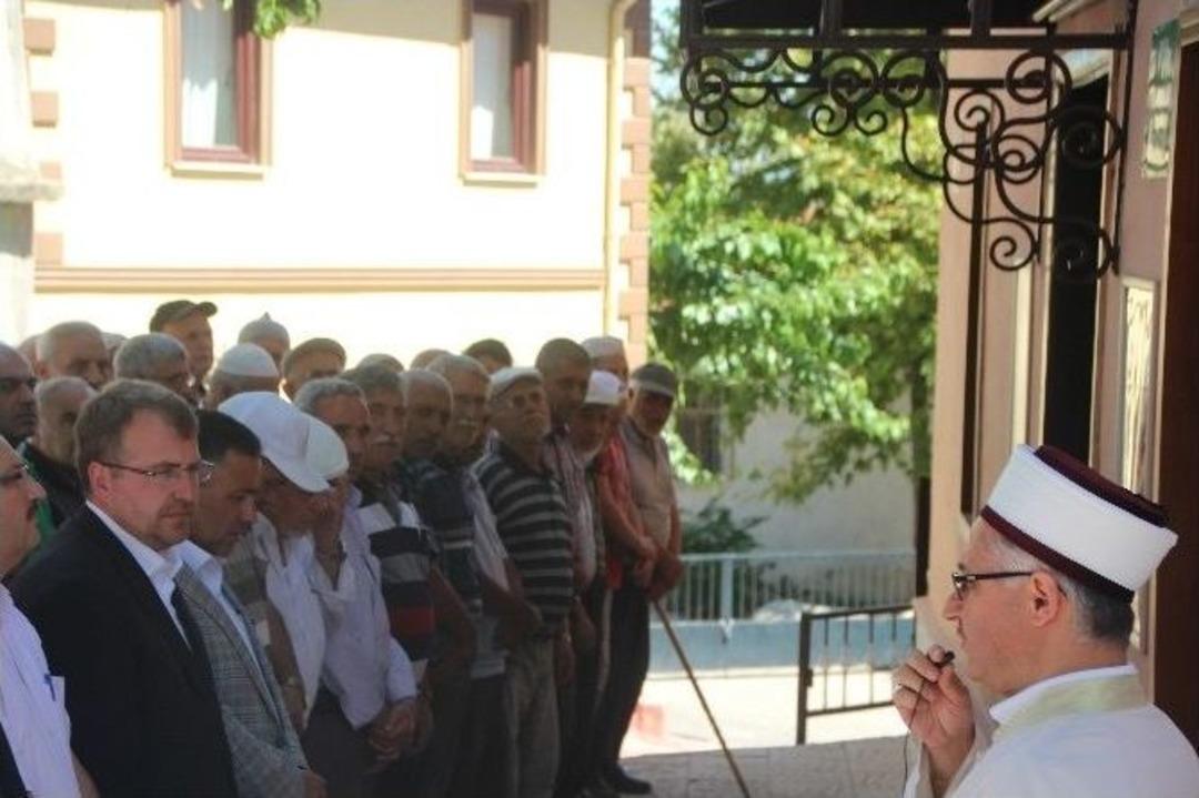 &Ouml;ld&uuml;r&uuml;len Ak Parti İl Gen&ccedil;lik Kolları Başkanı İ&ccedil;in Bilecik&rsquo;te Gıyabı Cenaze Namazı Kılındı