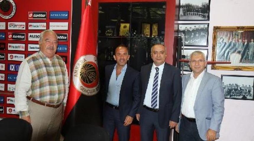 Gen&ccedil;lerbirliği, Mehmet &Ouml;zdilek Ile S&ouml;zleşme Imzaladı