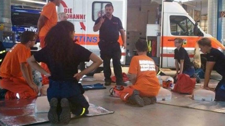 Afet G&ouml;n&uuml;ll&uuml;leri &Ccedil;alışmalarını S&uuml;rd&uuml;r&uuml;yor