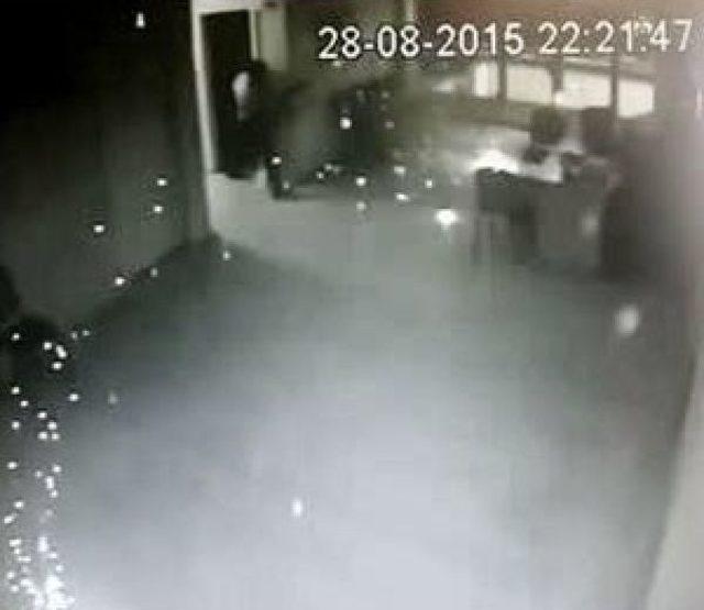 Şanlıurfa da Ak Parti ye Yapılan Saldırı Kamerada 2