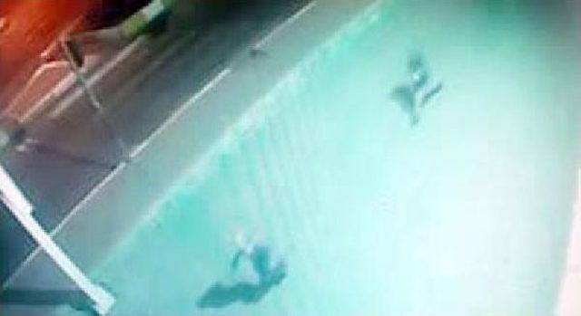 Şanlıurfa da Ak Parti ye Yapılan Saldırı Kamerada 3