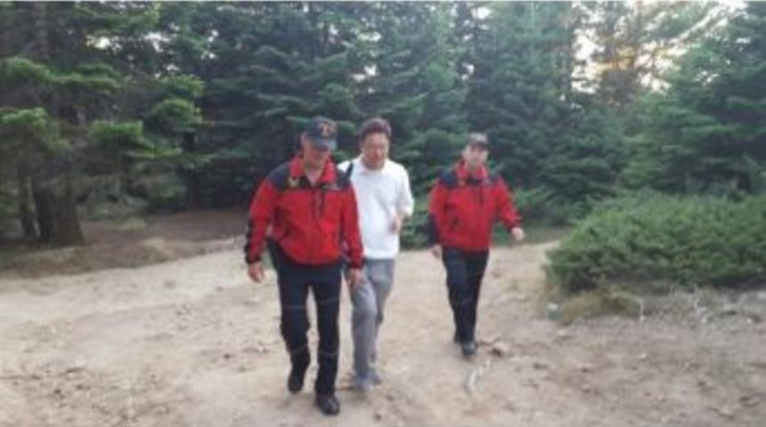 Uludağ&rsquo;da Kaybolan Koreli Turisti Jandarma Buldu