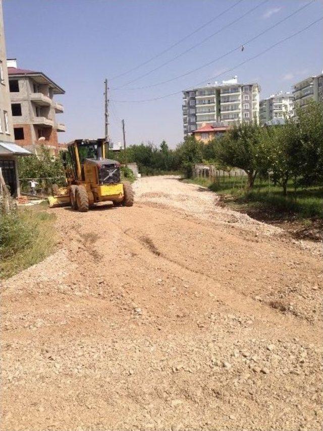 İpekyolu Belediyesi, Sezon Sonu Nedeniyle Yol Çalışmalarına Hız Verdi