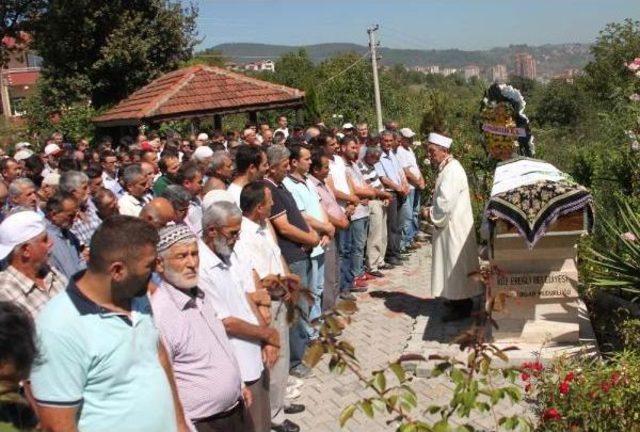 26 Yaşındaki Hemşire Kanserden Öldü