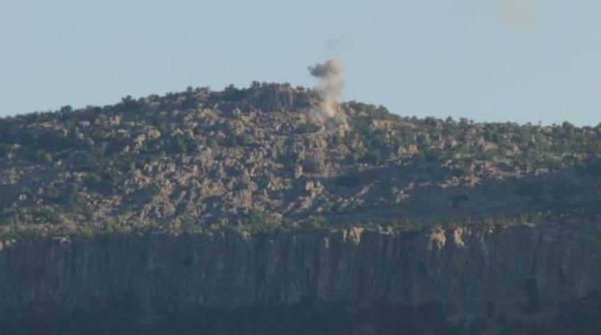 Pkk'lı Ter&ouml;ristler, Şemdinli'de 2 Askeri Birliğe Saldırdı