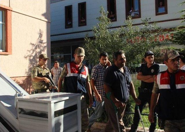 Elazığ’da Terör Operasyonunda Gözaltına Alınan 7 Kişi Adliyeye Sevk Edildi