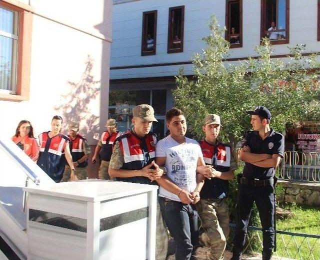 Elazığ’da Terör Operasyonunda Gözaltına Alınan 7 Kişi Adliyeye Sevk Edildi