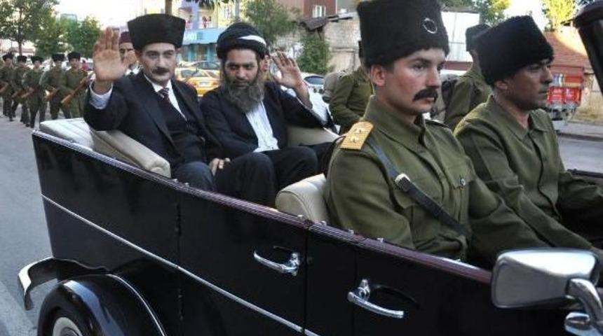 Atat&uuml;rk'&uuml;n Sivas'a Gelişi Temsili Olarak Canlandırıldı