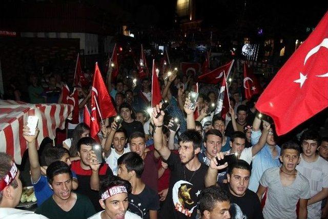 Şehitler İçin Birlik Ve Beraberlik Yürüyüşü 2