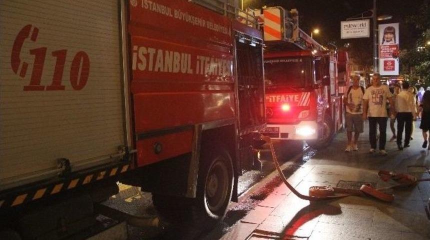 Beşiktaş Açıklarında Sürat Teknesi Alev Alev Yandı