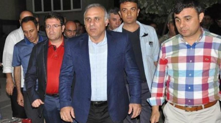 Pkk'lılar Elazığ'da Trafik Polislerine Saldırdı: 2 Yaralı (3)