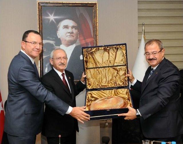 Chp Genel Başkanı Kılıçdaroğlu, Gaziantepli İş Adamlarıyla Görüştü