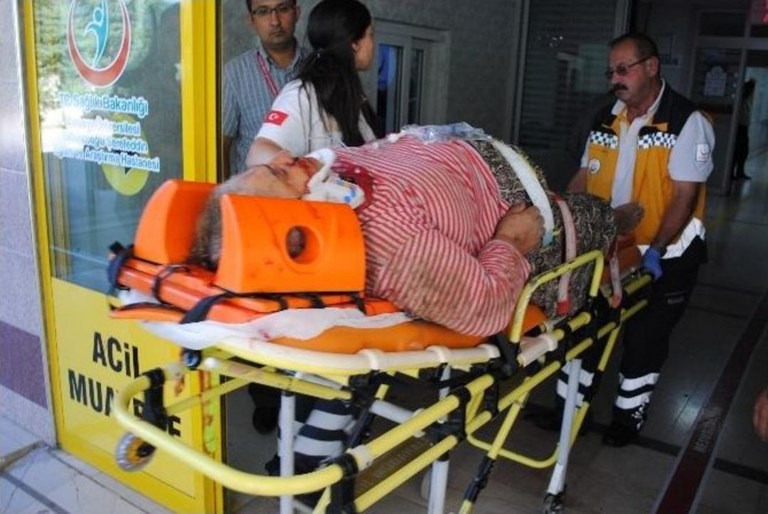 Amasya&rsquo;da Tarım İş&ccedil;ilerini Taşıyan Minib&uuml;s Kaza Yaptı: 9 Yaralı