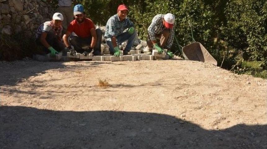 &Ccedil;ameli&rsquo;de Kaldırımlar Yenileniyor