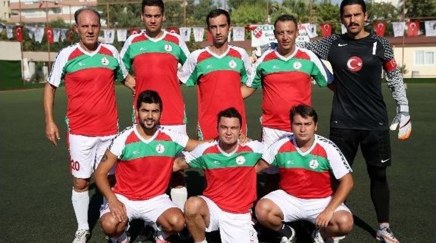 Karşıyaka Belediyesi&rsquo;nin Personelleri Sahaya İndi