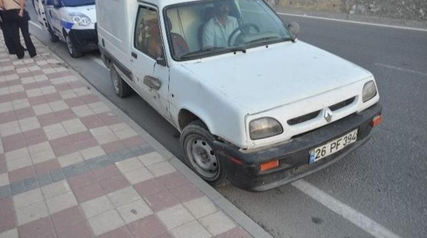 Boz&uuml;y&uuml;k&rsquo;te Kamyonet Yayaya &Ccedil;arptı: 1 Yaralı