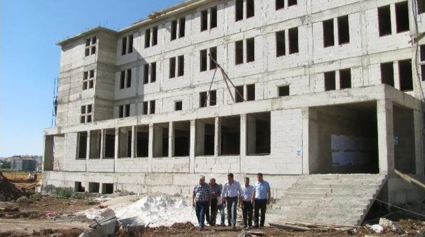 Kaymakam Eme&ccedil; Kız &Ouml;ğrenci Yurdu İnşaatında İncelemede Bulundu
