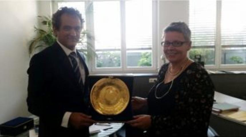 Mahmut &Ouml;zer Y&uuml;ksek&ouml;ğretimde Kalite G&uuml;vence Sistemi &Ccedil;alışmaları İ&ccedil;in Viyana&rsquo;da