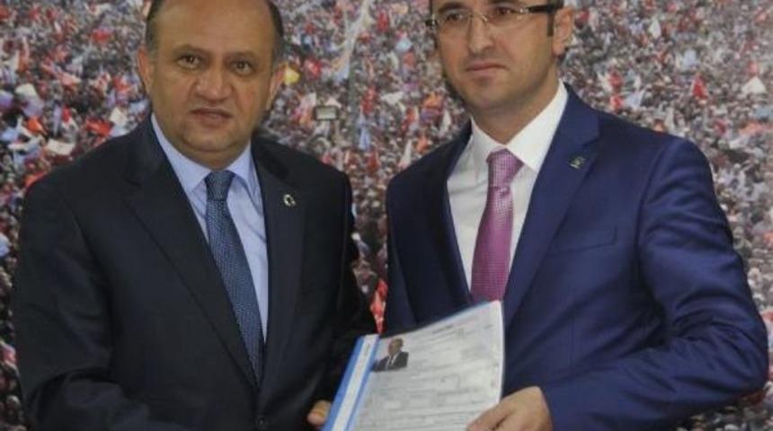 Bakan Işık Adaylık Başvurusu Yaptı