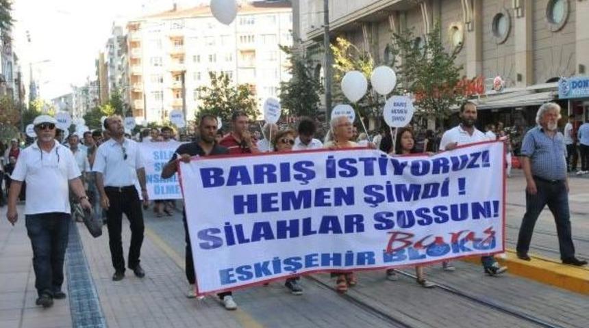 Barış Y&uuml;r&uuml;y&uuml;ş&uuml;nde Erdoğan'a Hakaret Ettikleri &Ouml;ne S&uuml;r&uuml;len 6 Kişi G&ouml;zaltına Alındı